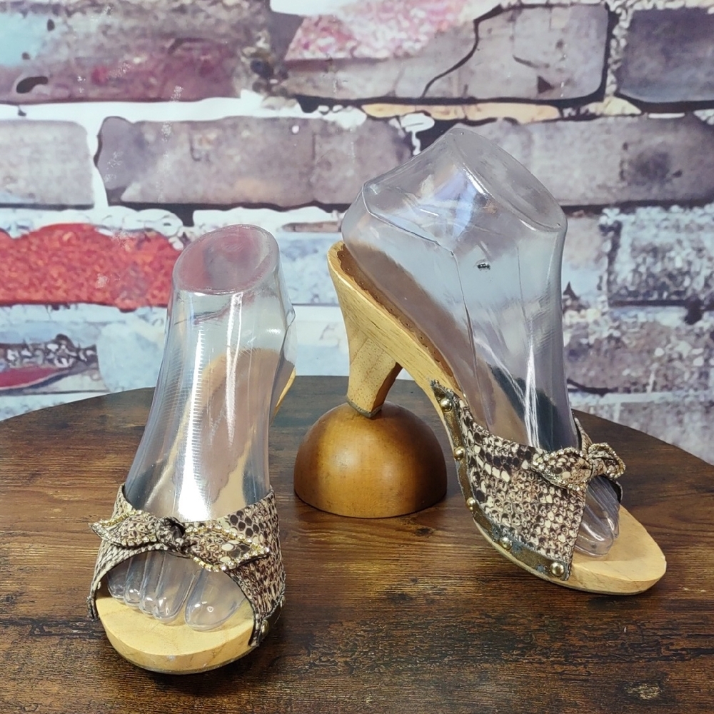 Beverly Feldman Malibu Wooden Slide Sandals